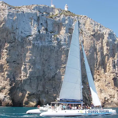 Botel Mundo Marino