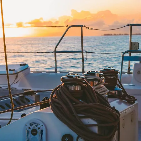 Mundo Marino Botel